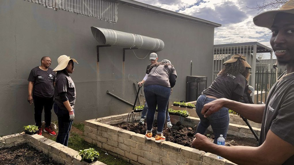 Schneider Electric supports Emthonjeni Community Centre through Mandela Day initiative