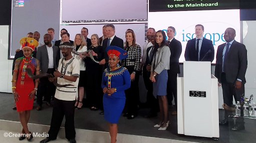 An image of attendees at the official listing at the JSE