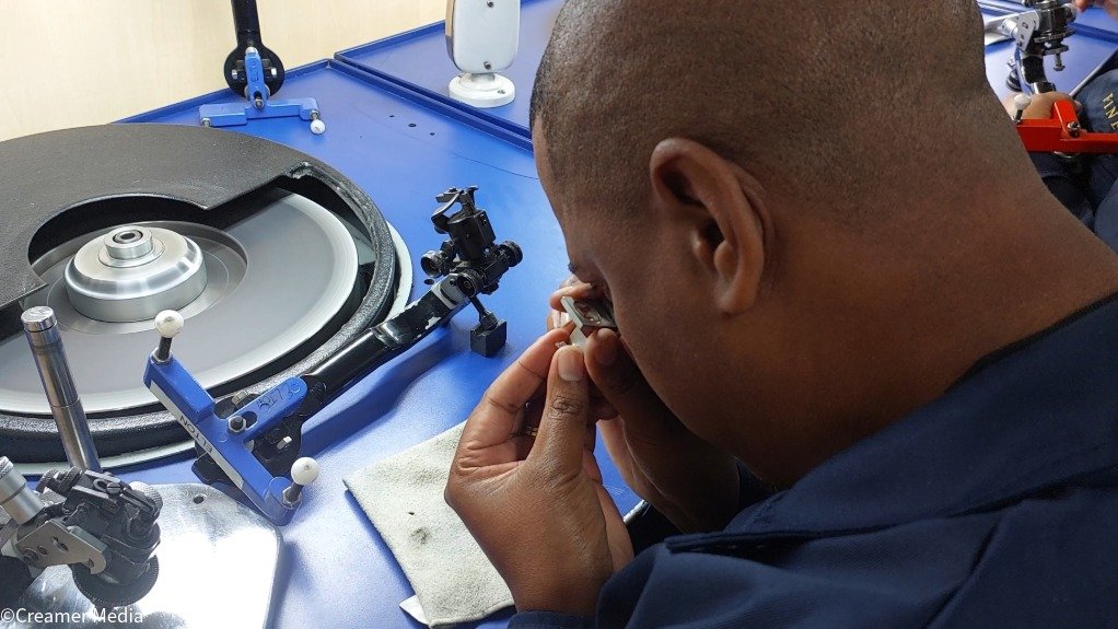 Indian diamond polisher Finestar opens large-scale facility in Gauteng