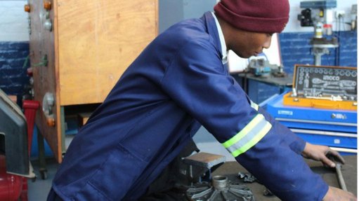 A generic image of an artisinal worker