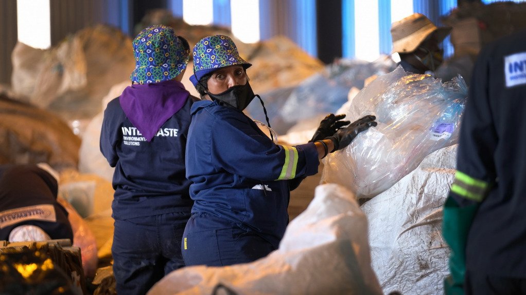 The above image depicts waste pickers