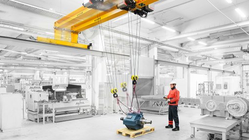 Digital image of the Konecranes S series hoist with a technician