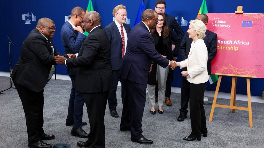 Hive Hydrogen South Africa Chairerson Thulani Gcabashe greets Europen Commission President Ursula von der Leyen.