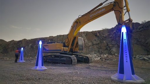 SOLAR-POWERED FLASHABILITY
The newly launched solar-powered LED flashing cones come in six reflective colours with the LED lighting widgets configured to flash the same colour