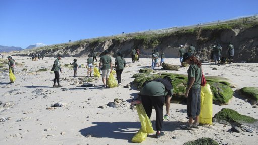 Clean up and recycle SA week 2025 unites over 120 000 South Africans to remove visible litter from the environment 