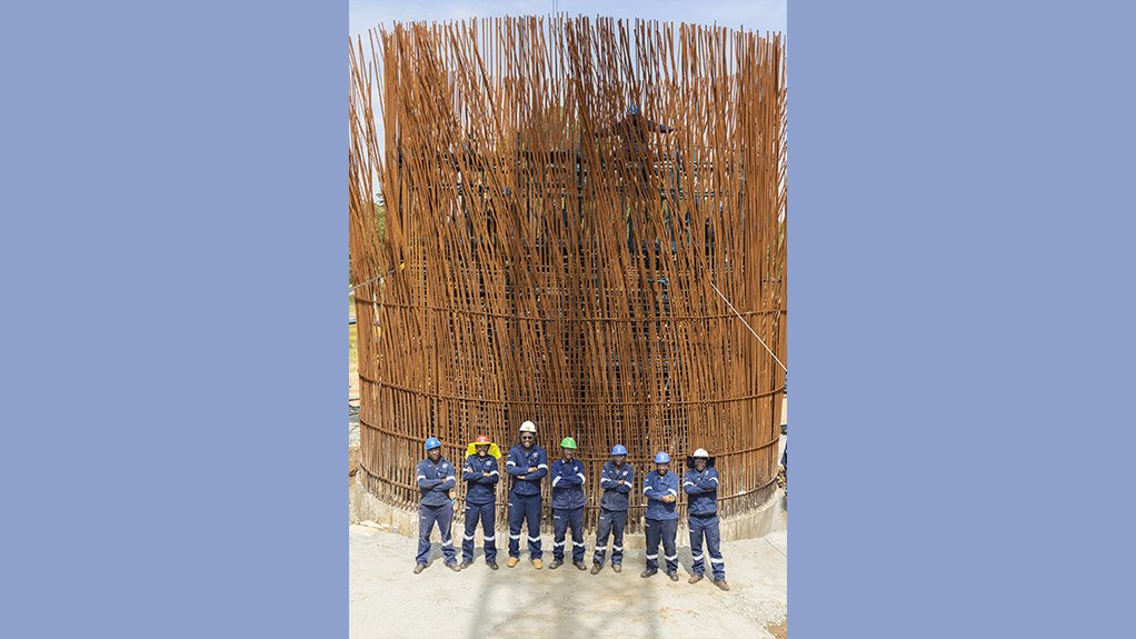 To address the seismic risk, installing the reinforcing steel was especially demanding, with more than 210 kilograms of rebar required per cubic metre