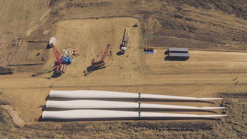 WINDS OF CHANGE: The giant Ummbila Emoyeni Wind Farm is visibly changing the electricity landscape of the coal heartland of Mpumalanga. This month, Seriti Green announced that the third phase of the wind component of its 900 MW renewables development in the coal region had entered construction and that 25 wind turbines had already been installed near Bethal, Davel and Morgenzon. The third 155-MW phase advanced to financial close after securing long-term funding from Standard Bank, RMB and ABSA.