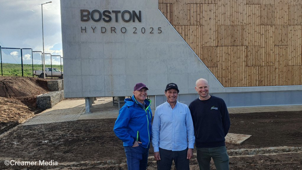 Growthpoint South Africa CEO Estienne de Klerk, Serengeti CEO Anton-Louis Olivier and Etana Energy CEO Evan Rice