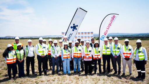 Dignitaries, including Electricity and Energy Deputy Minister Samantha Graham-Maré, at the official inauguration of the  Damlaagte solar PV facility, in the Free State