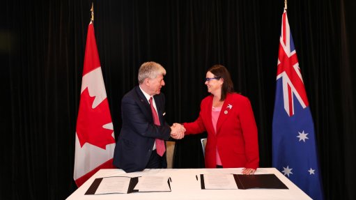 Canadian Resources and Energy Minister Tim Hodgson and Australian Resources Minister Madeleine King
