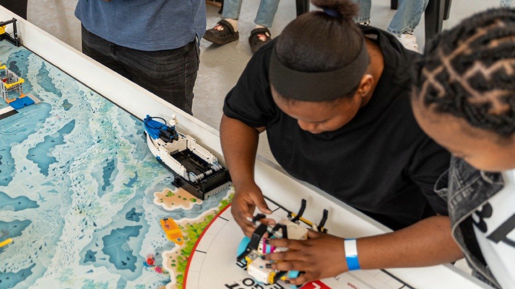 Epiroc and Siyafunda Education Foundation empower future engineers, advance STEM education through Robotics Programme