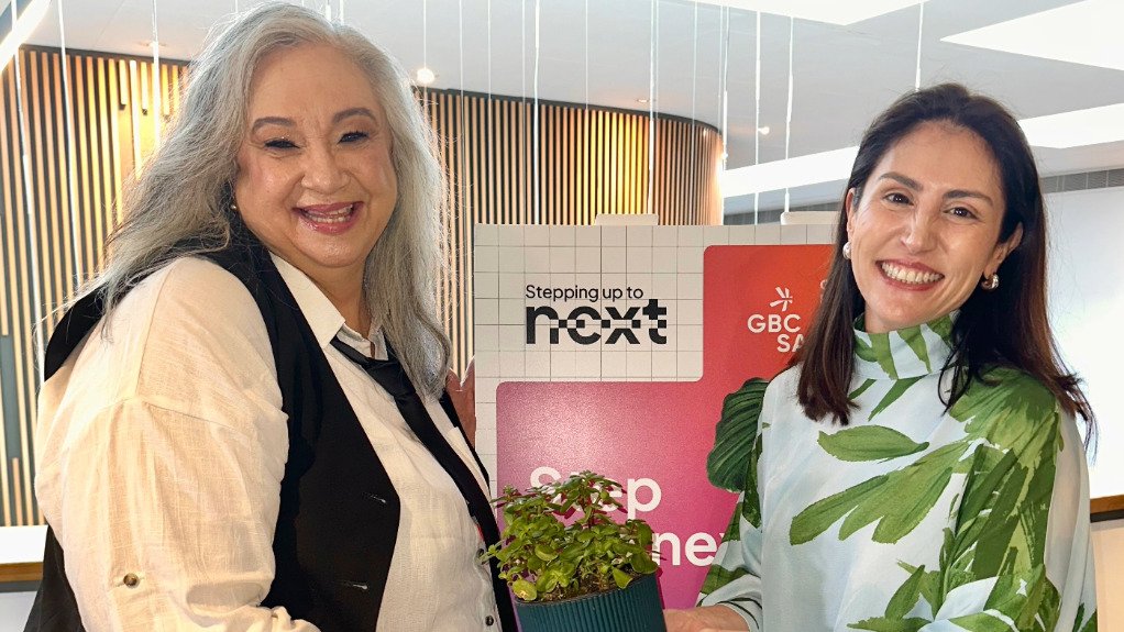 Lisa Reynolds and Georgina Smit