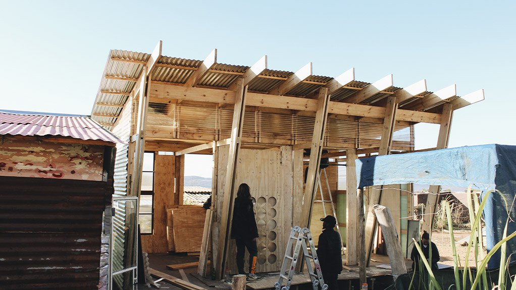 UP Architecture students and Melusi residents build together for community improvement