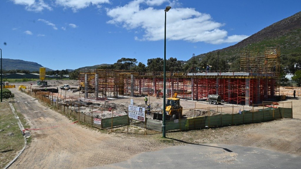 Construction of the new, larger dewatering facility at Wildevoëlvlei WWTW