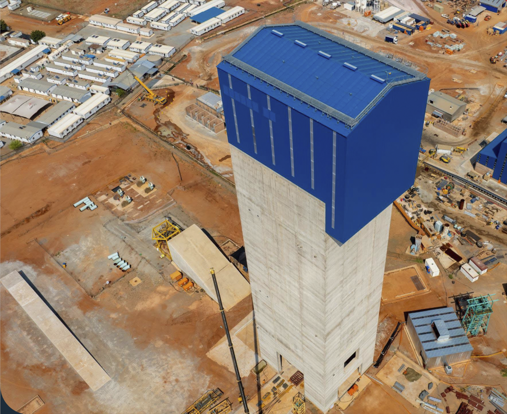 SHAFT TWO
Sheeting was recently installed on Platreef’s Shaft 2 headgear winder house