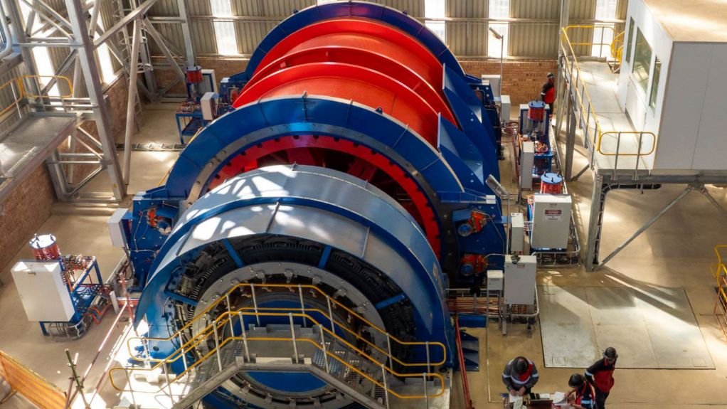 ROCK WINDER
Progress has been made into the installation of Platreef’s Shaft 3 rock winder