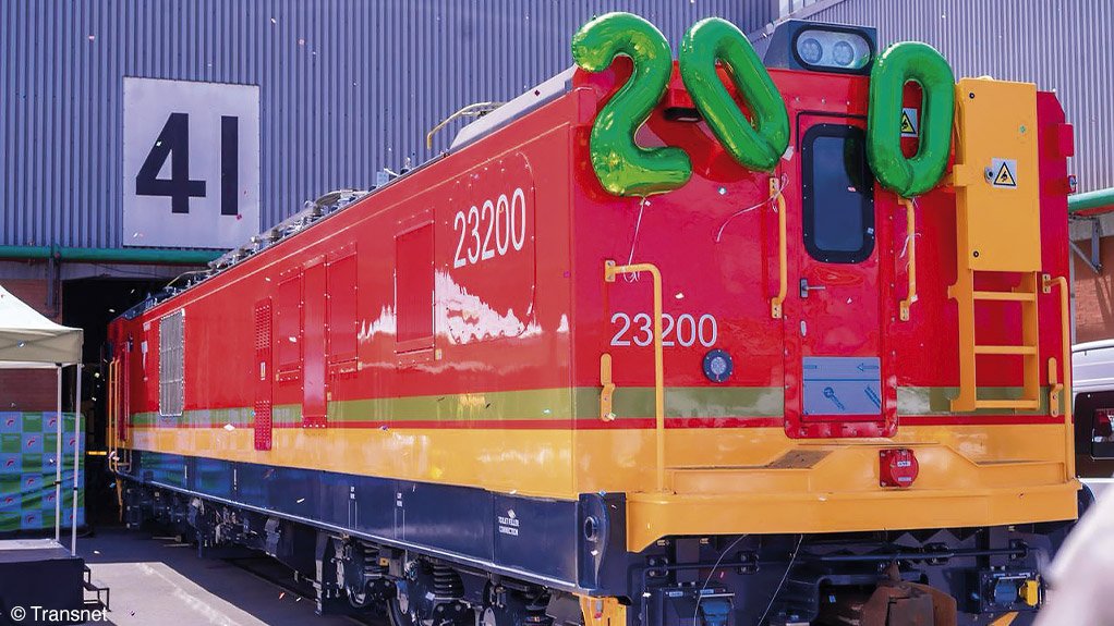 ON TRAXX: It’s been a difficult journey, but Transnet last month celebrated a fleet-renewal milestone when the 200th Traxx 23E locomotive rolled off the assembly line. The locomotive is part of 240 such units that Transnet has procured as part of its troubled rail modernisation programme. Following a 2023 settlement agreement with project partner Alstom (which acquired original contractor Bombardier), Transnet Engineering initiated a 24/5 shift pattern to ramp up production. The project achieved its best-ever performance in 2024, delivering 43 locomotives in a single year and is now said to be on track for completing the delivery of the remaining 40 locomotives by June 2026.