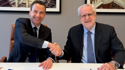 Glencore CEO Gary Nagle and Codelco chairperson Máximo Pacheco