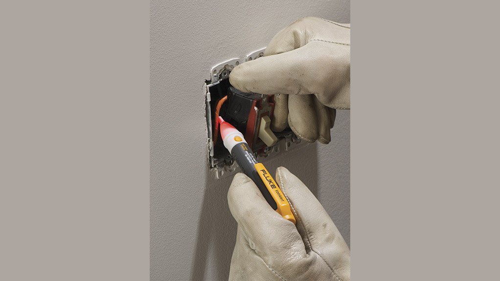  How to Use a Voltage Tester: An Essential Guide for Electrical Safety and Efficiency Fluke Electrical Application Note      