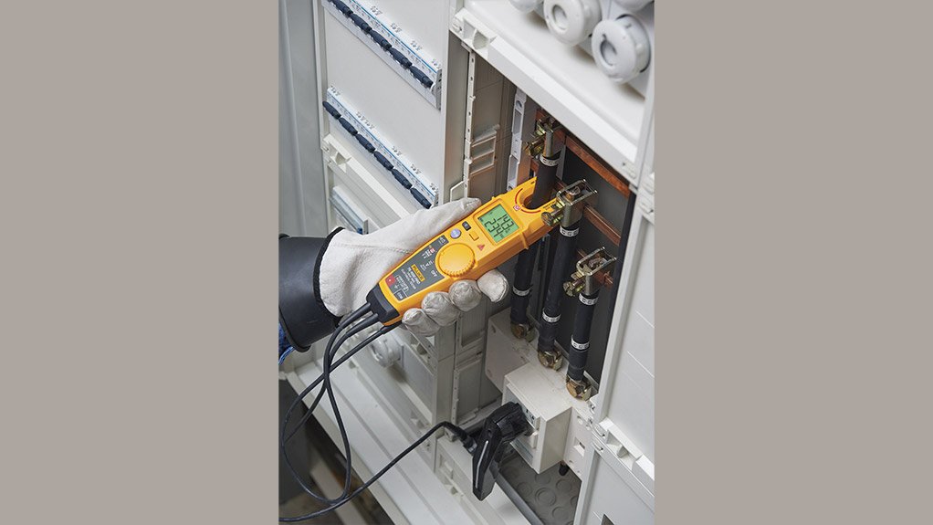  How to Use a Voltage Tester: An Essential Guide for Electrical Safety and Efficiency Fluke Electrical Application Note      