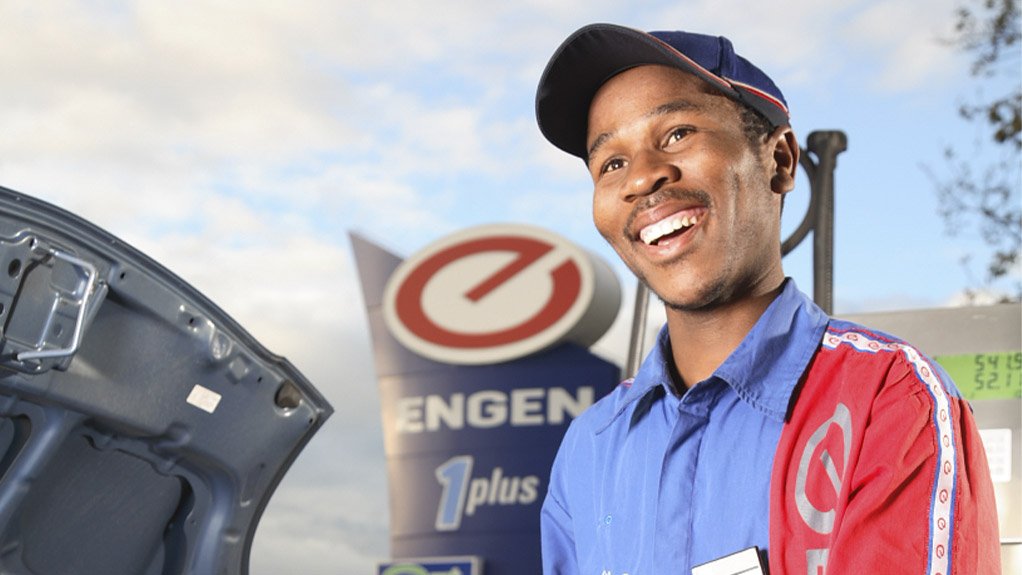 Holiday Roads Ahead: Eight Essential Tips to Protect Your Car – and Your Family – this Festive Season