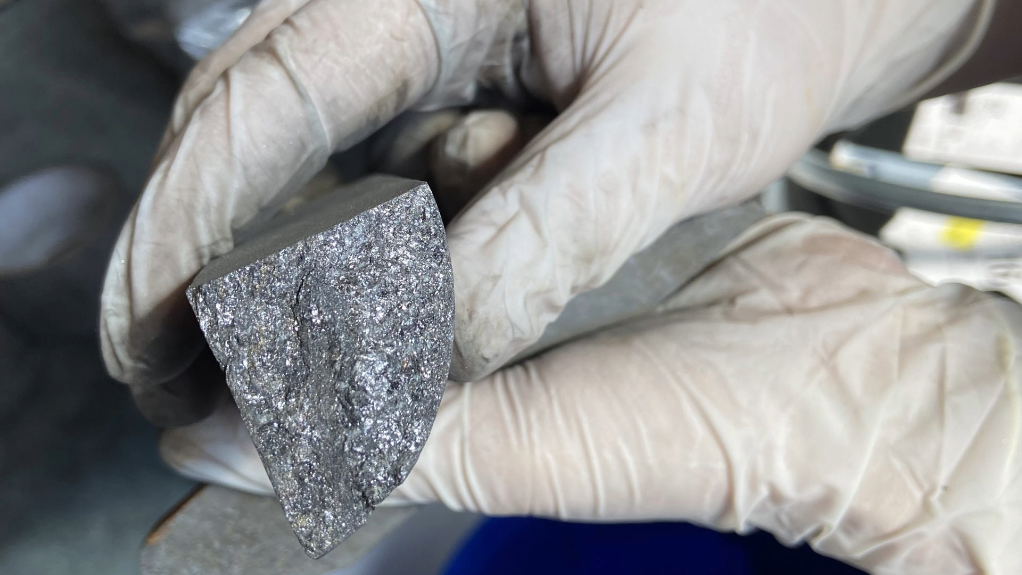 Image of graphite ore taken from the Amtisoq project