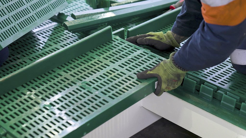 Designed for faster, easier changeouts while lowering the number of hammer blows needed