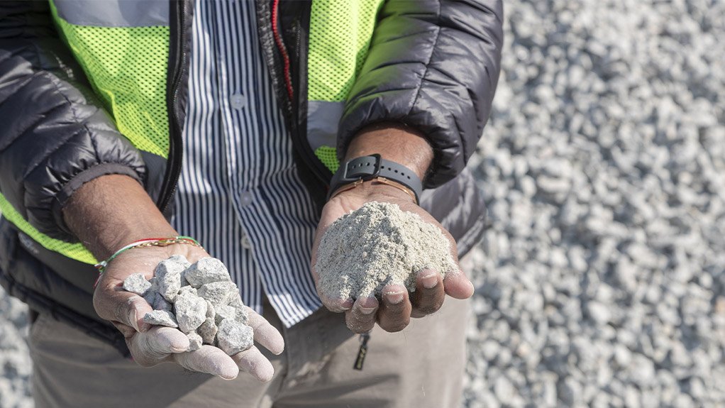 Both coarse and fine aggregates used in concrete must comply with the requirements of SANS 1083
