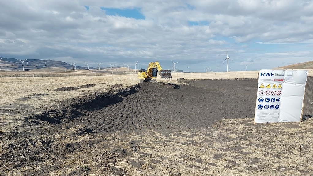 Image of construction equipment at the Serra Palino wind farm