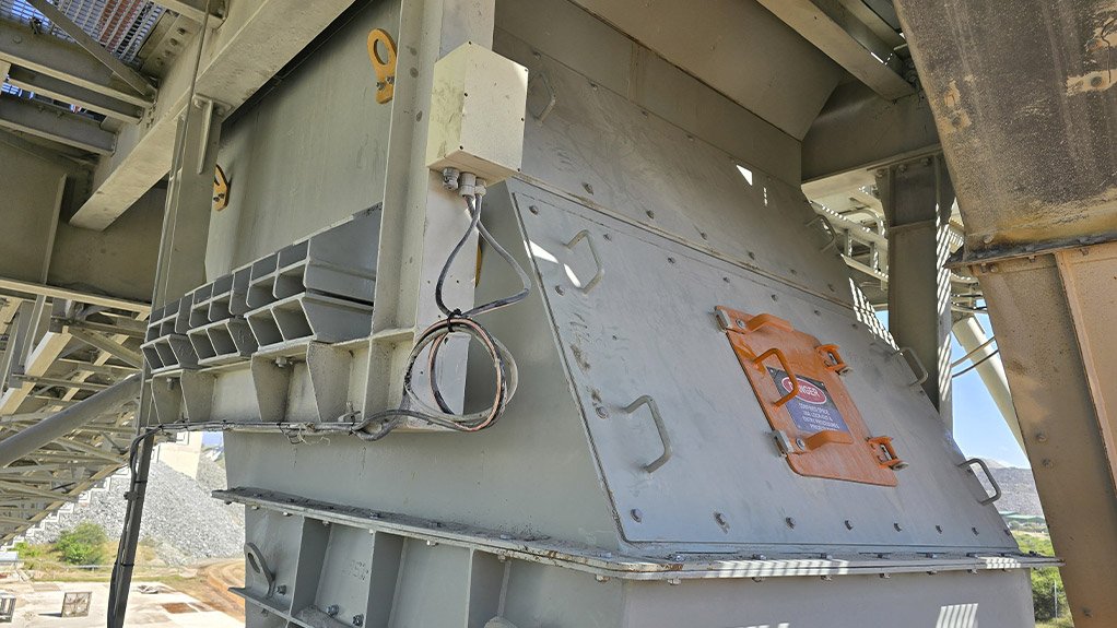 This Weba head chute carefully controls the speed and discharge angle of platinum ore, significantly reducing liner wear and preventing blockages that can lead to costly unplanned plant downtime