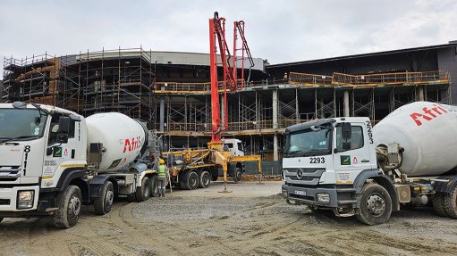 Concrete is cast at Concor’s The View project at Fourways Mall using a boom pump to ensure efficient, accurate placement on the structure.
