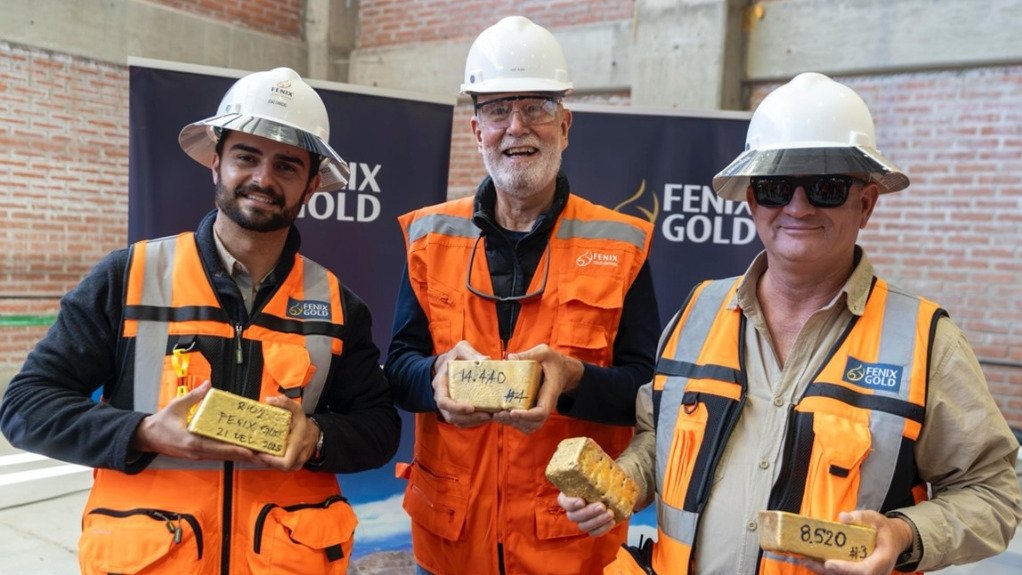 Operations manager João Canêdo, executive chairperson Alex Black and CEO Andrew Cox