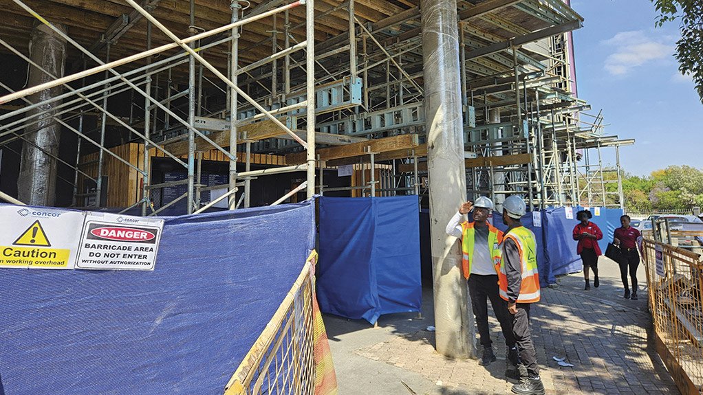 Concor’s safety personnel carry out detailed inspections of formwork and public-interface zones to ensure secure structures and safe access around active construction areas
