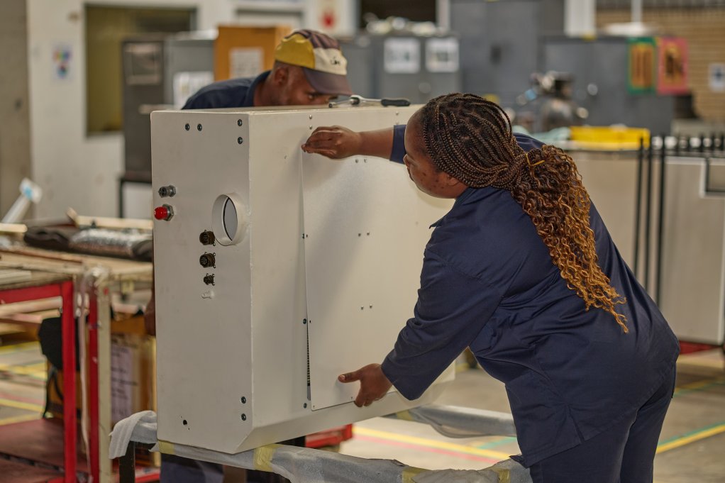 KEEPING IT COOL
Lifecycle reliability of its climate control systems is supported through training and maintenance services provided by Booyco Engineering
