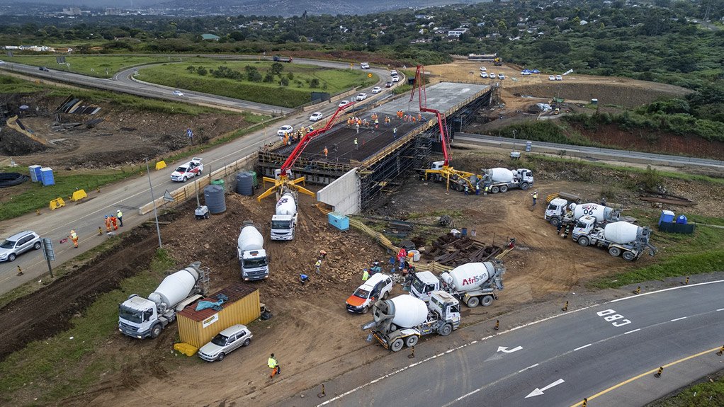 AfriSam delivered 1 300 m³ of concrete in 218 truckloads for the Market Road Overpass bridge constructed by Teichmann Structures