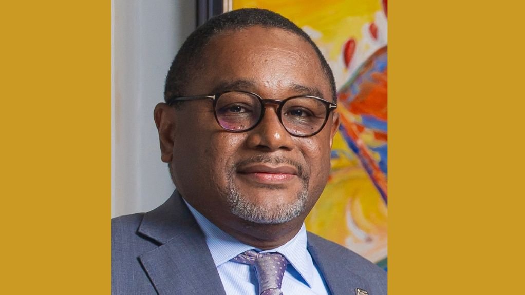 head and shoulders shot of Serge 