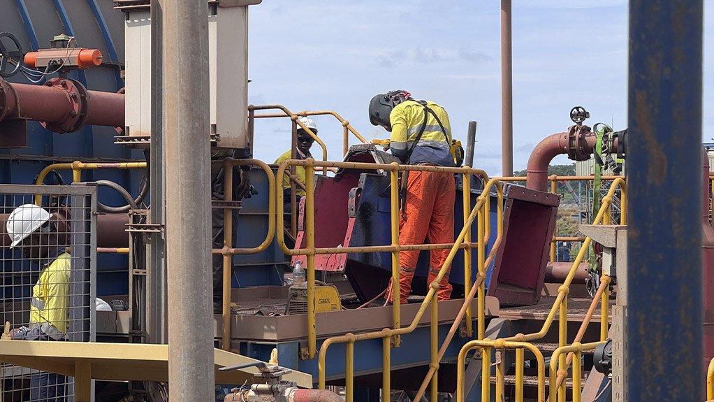 Installation of the redesigned Weba transfer chute featuring adjustable flow control to suit site conditions