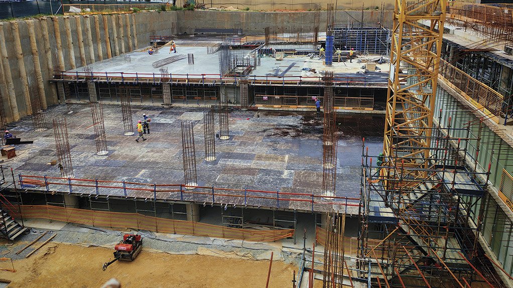 Appointed by long-standing client Intaprop, Concor is delivering the full base build and tenant fit-out for the 10,500 m² premium office development at 211 Oxford Parks, with basement construction currently under way