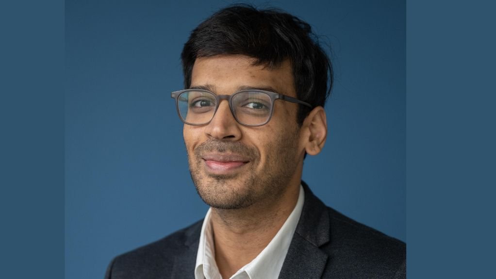 Head and shoulders shot of Aroni