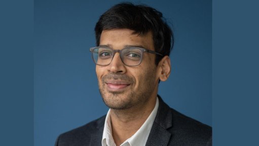 Head and shoulders shot of Aroni