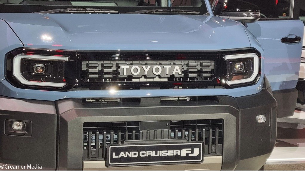 Toyota Land Cruiser FJ closeup