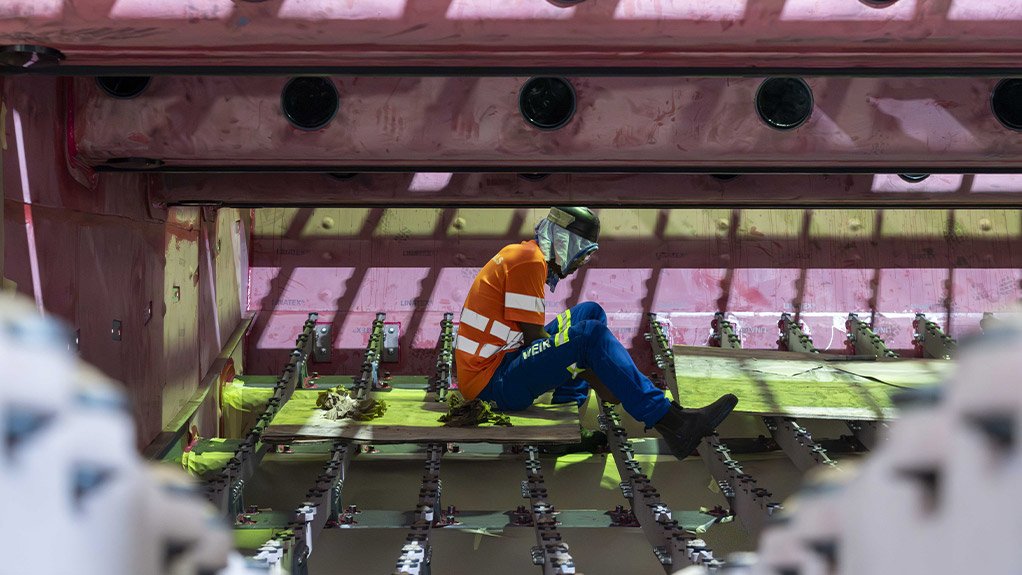 The expansion at Weir Alrode with the construction of its new heavy bay screen manufacturing facility opened up around 40 new positions in screen assembly, hand lining and painting