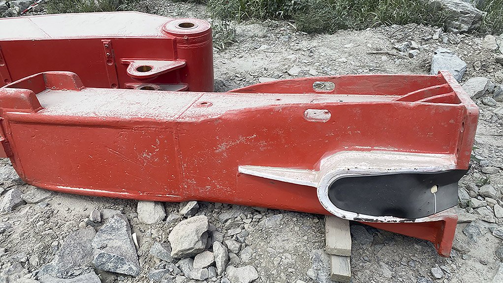 The rebuilt Sandvik hydraulic hammer is ready for installation at site