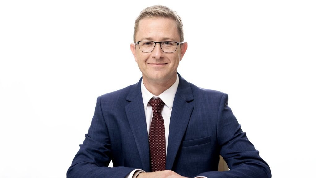 The above image depicts Rosond CEO Glen Mcgavigan