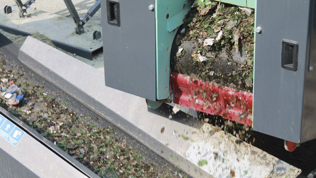 Unscreened crushed glass from the Pilot Crushtec IC50 impact crusher is fed into the plant for final processing into premium-grade cullet and saleable sand