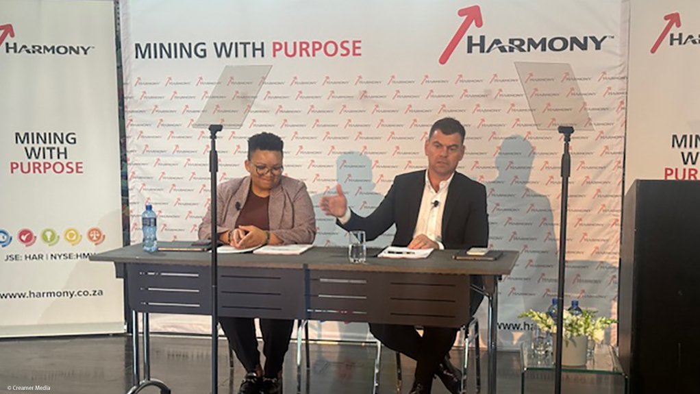 Harmony FD Boipelo Lekubo, CEO Beyers Nel answering questions.