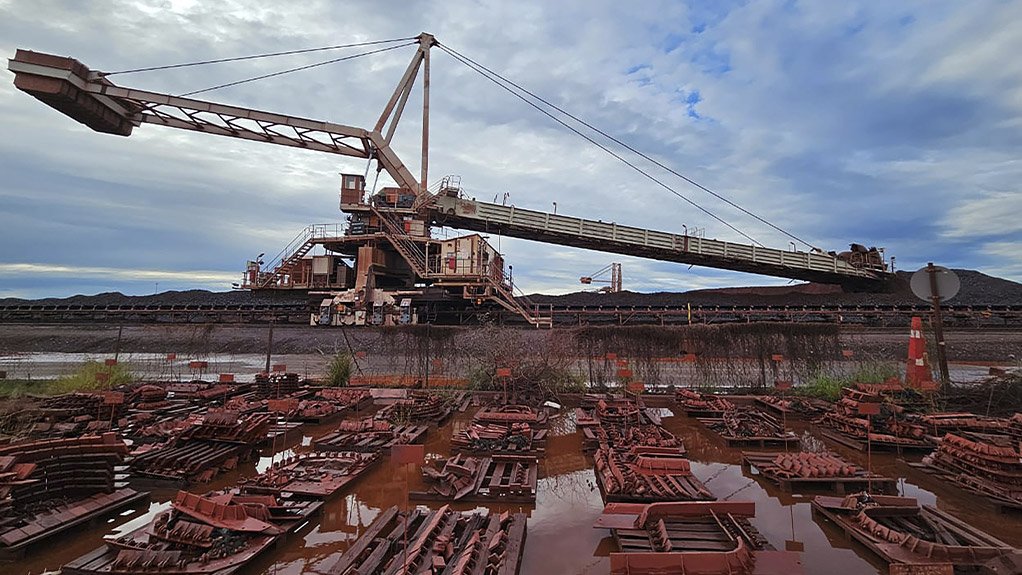 Image of Weba Chute Systems unit in operation