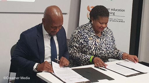 
Google South Africa country director Kabelo Makwane and DHET Deputy Minister Dr Mimmy Gondwe.
