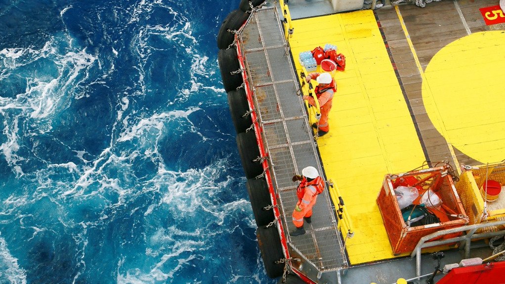 A generic image of the edge of an oil ship