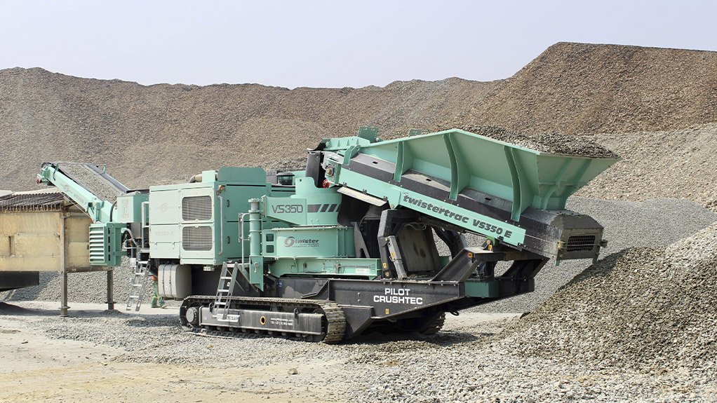 The dual-power capability of the TwisterTrac VS350E Stage V allows efficient operation either via onboard genset or external electricity supply